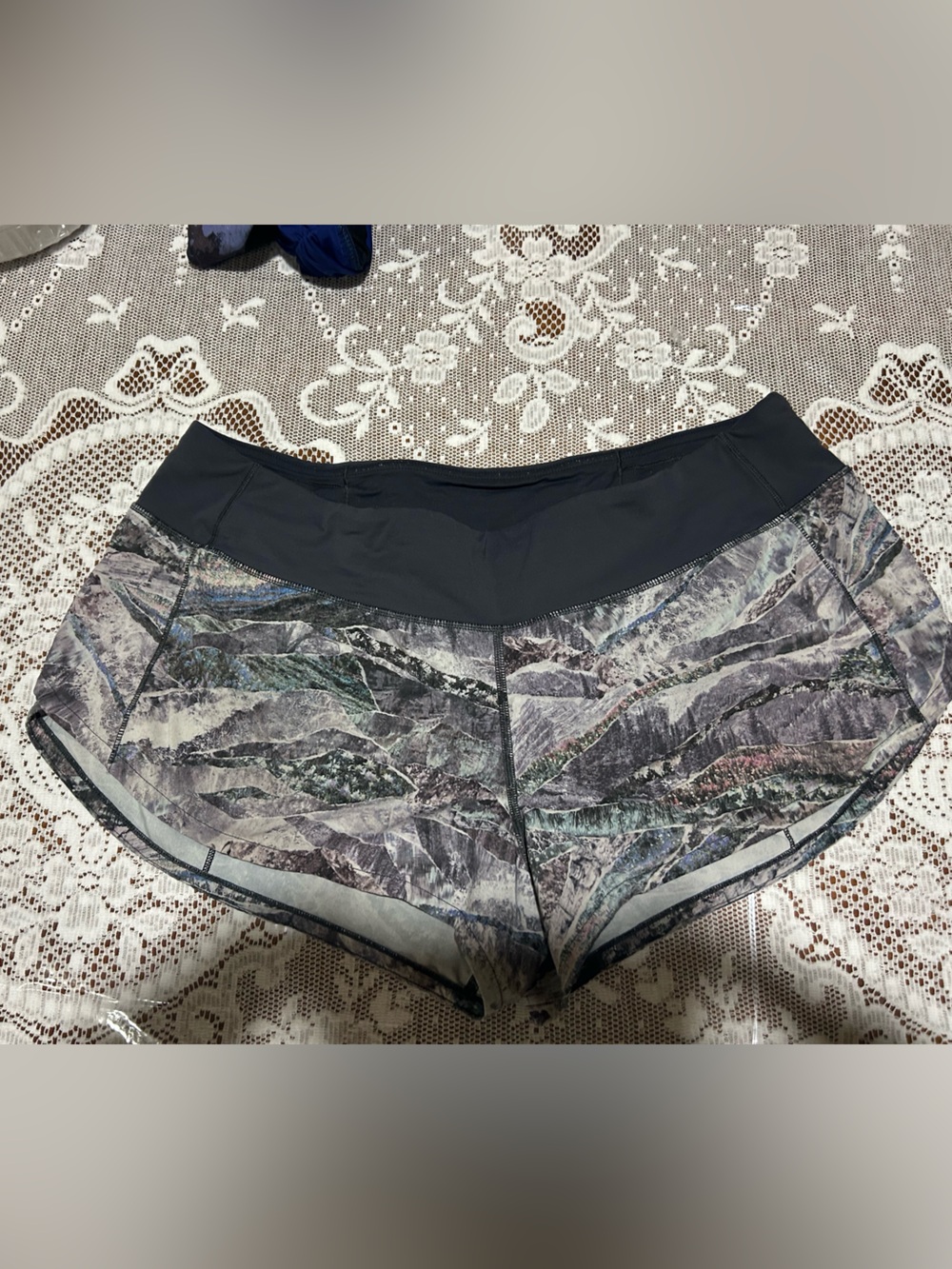 lululemon athletica Women's Printed Athletic Shorts - Black and Gray Multi